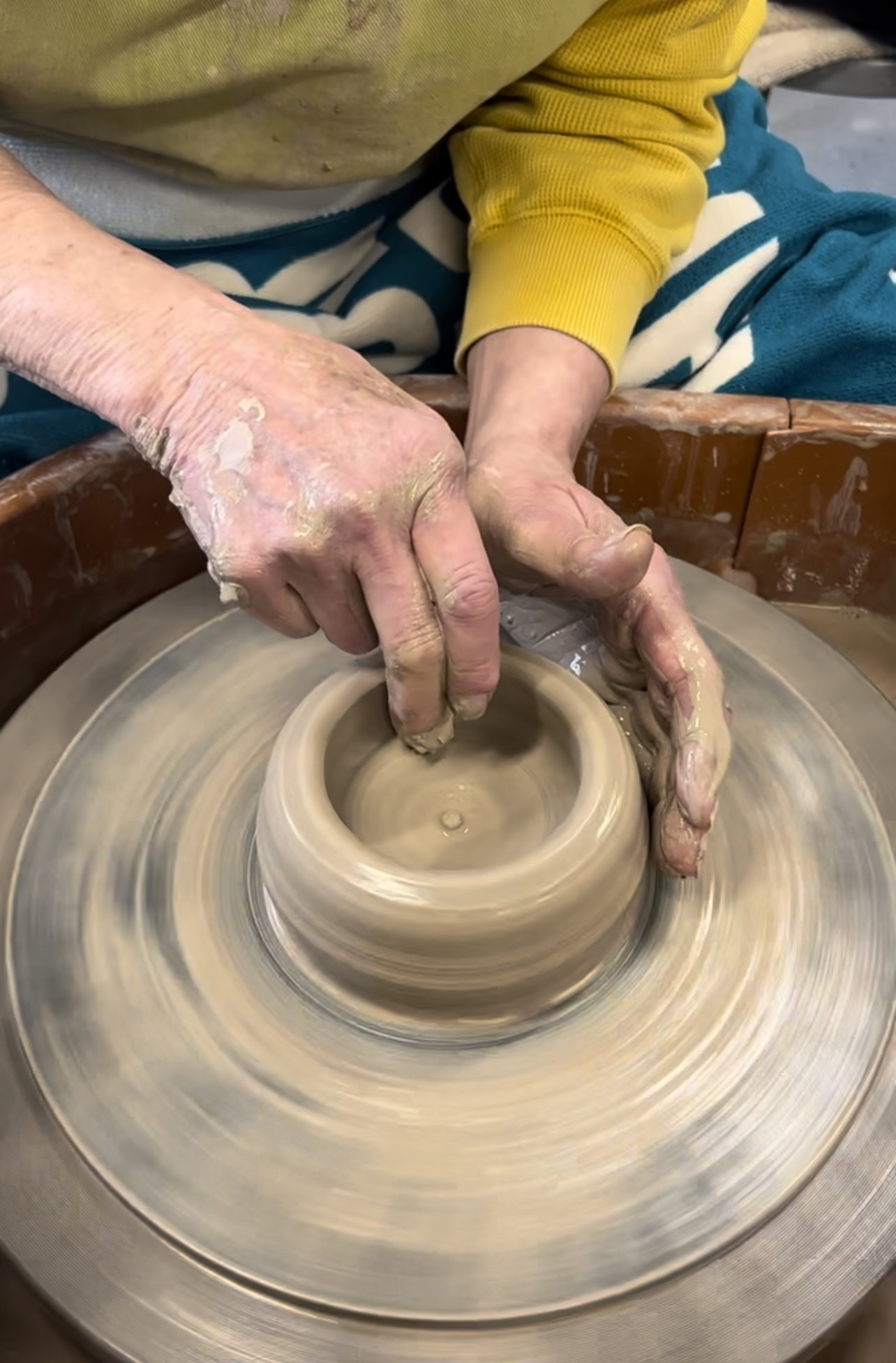 Ceramics for Beginners: Wheel Throwing - Throwing a Bowl with
